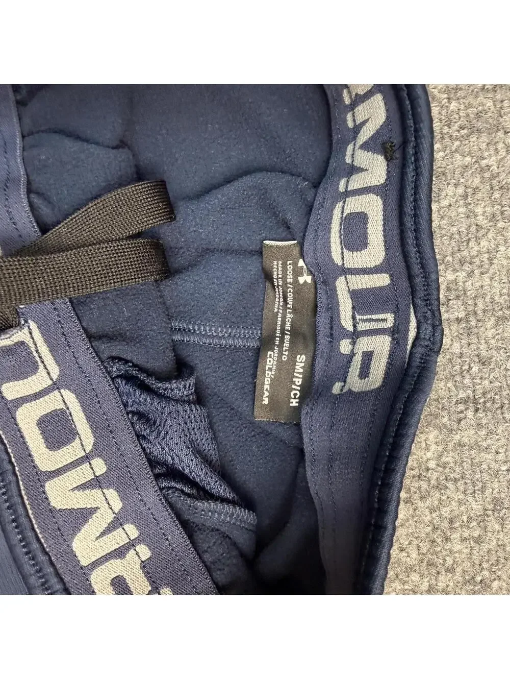 Under Armour Navy Blue Sweatpants Size: Small slight knee wearing